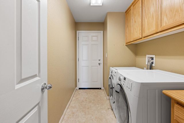 9333 Vintner Cir, Patterson, CA 95363