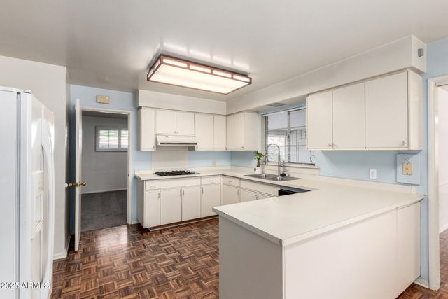 1339 E LUKE Avenue, Phoenix, AZ 85014