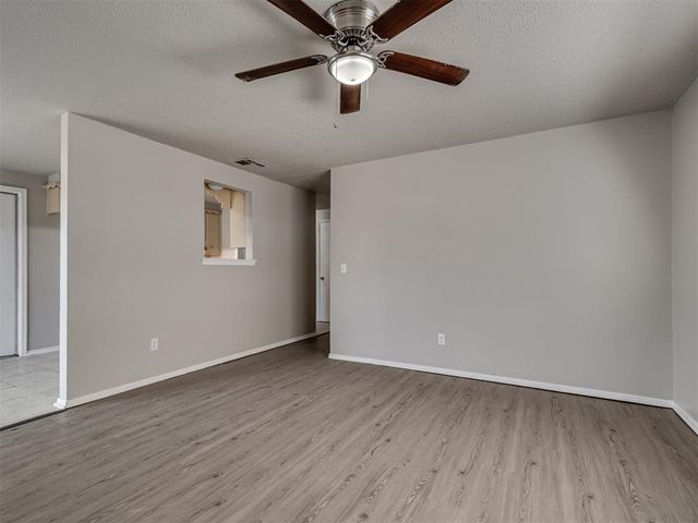 1525 McGregor Drive, Midwest City, OK 73130