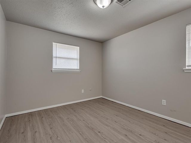 1525 McGregor Drive, Midwest City, OK 73130