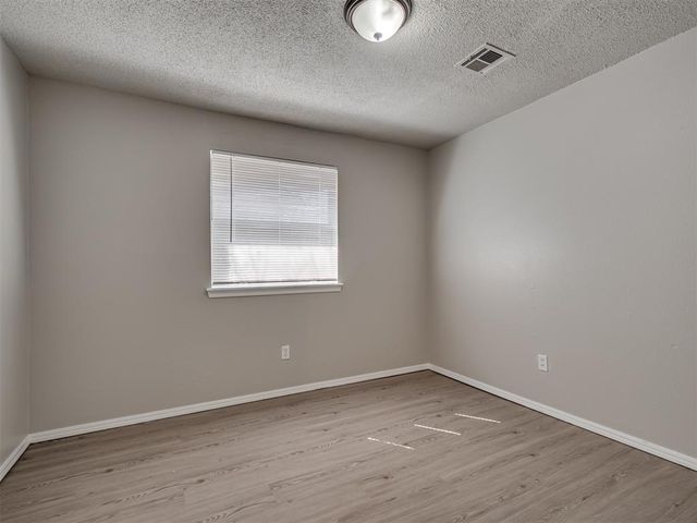 1525 McGregor Drive, Midwest City, OK 73130