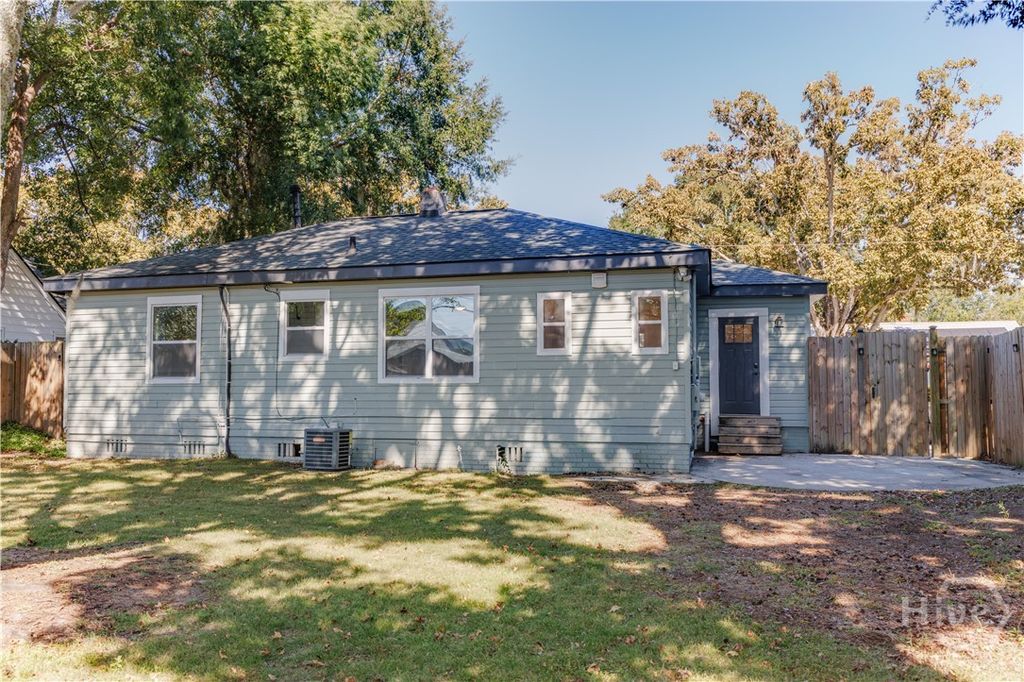 Image 27 of property listing at 2325 E 40th Street, Savannah, GA 31404