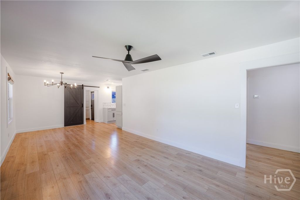 Image 6 of property listing at 2325 E 40th Street, Savannah, GA 31404