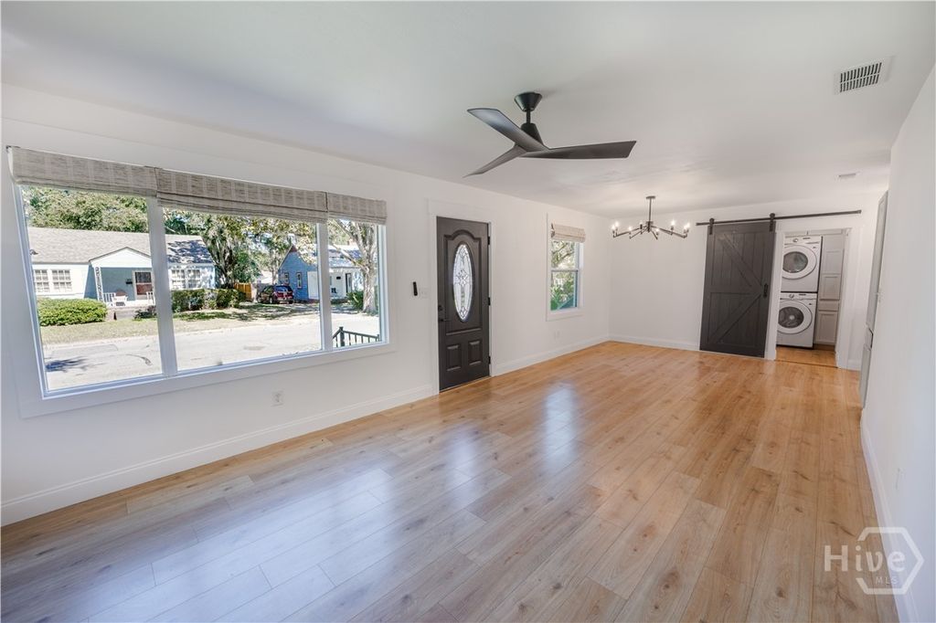 Image 7 of property listing at 2325 E 40th Street, Savannah, GA 31404