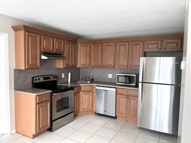1108 Green Pine Boulevard F3, West Palm Beach, FL 33409