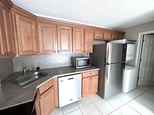 1108 Green Pine Boulevard F3, West Palm Beach, FL 33409
