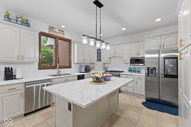 1462 Eagle Trace Court, Greenwood, IN 46143