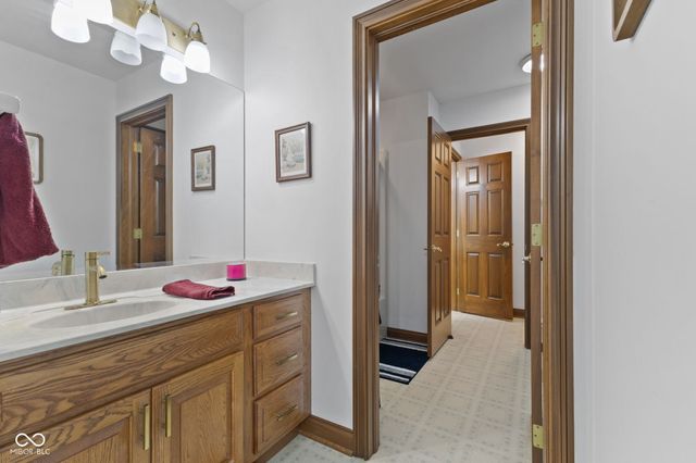 1462 Eagle Trace Court, Greenwood, IN 46143