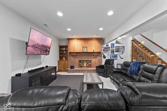 1462 Eagle Trace Court, Greenwood, IN 46143