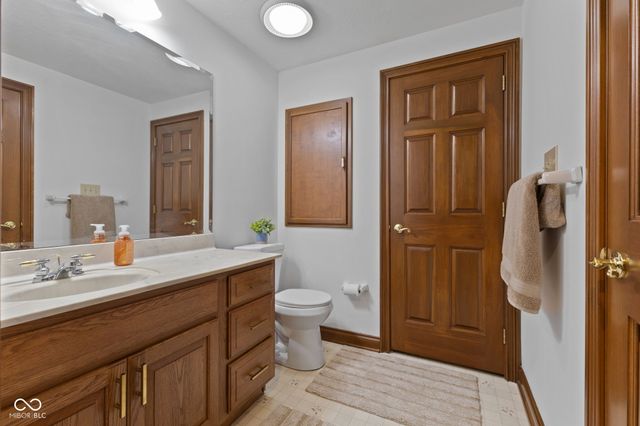 1462 Eagle Trace Court, Greenwood, IN 46143