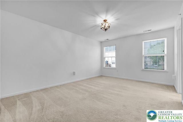 1143 Westminster Drive, Upper Macungie Twp, PA 18031