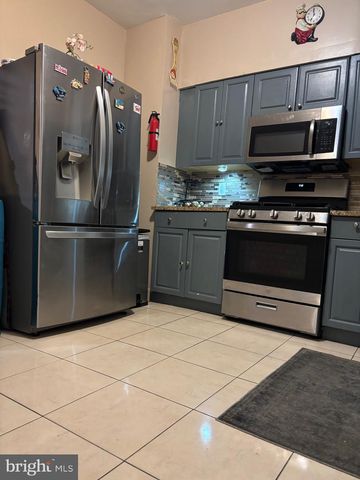 3430 FAIRFAX DR, Camden, NJ 08105