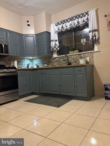 3430 FAIRFAX DR, Camden, NJ 08105