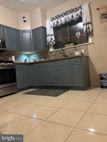 3430 FAIRFAX DR, Camden, NJ 08105