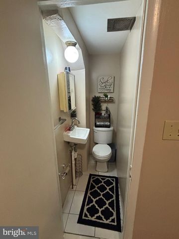 3430 FAIRFAX DR, Camden, NJ 08105