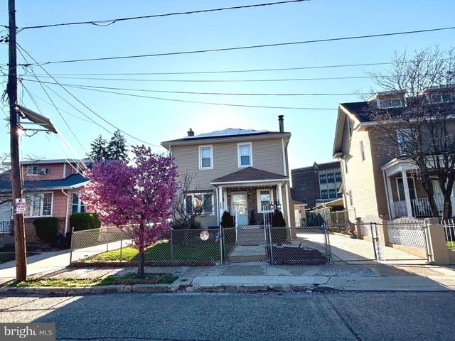 3430 FAIRFAX DR, Camden, NJ 08105