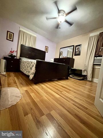 3430 FAIRFAX DR, Camden, NJ 08105