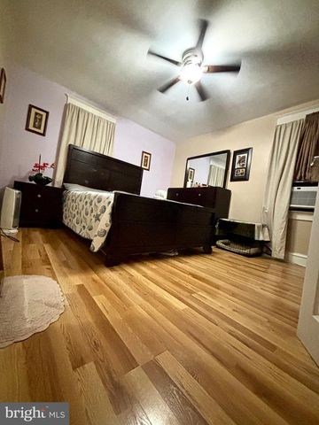 3430 FAIRFAX DR, Camden, NJ 08105