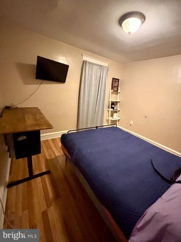 3430 FAIRFAX DR, Camden, NJ 08105