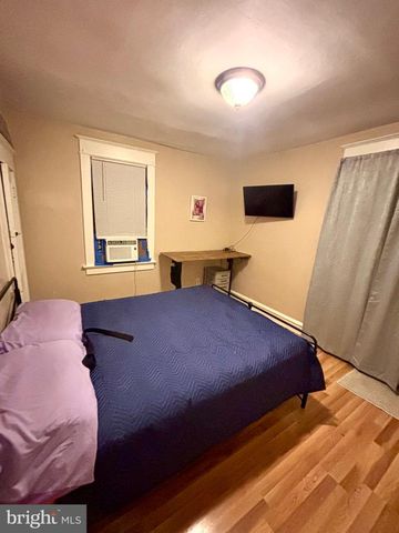 3430 FAIRFAX DR, Camden, NJ 08105