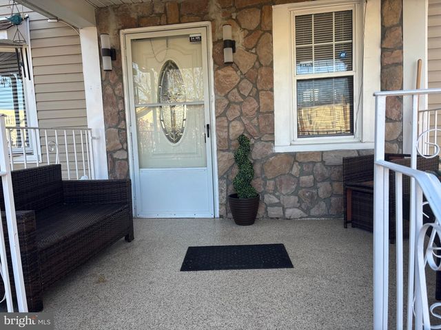 3430 FAIRFAX DR, Camden, NJ 08105