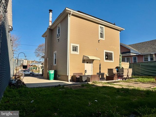 3430 FAIRFAX DR, Camden, NJ 08105