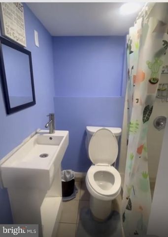 3430 FAIRFAX DR, Camden, NJ 08105