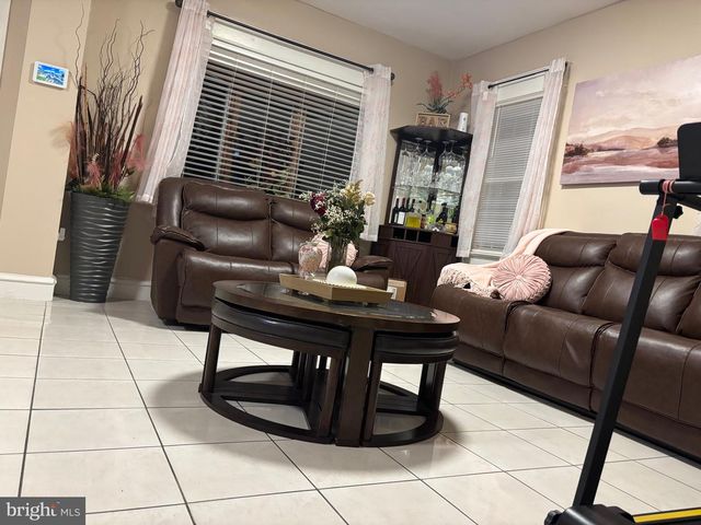 3430 FAIRFAX DR, Camden, NJ 08105