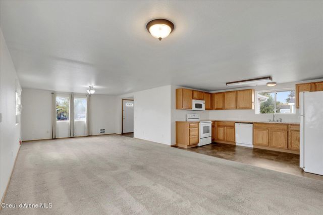 3401 W BOX CANYON DR, Post Falls, ID 83854