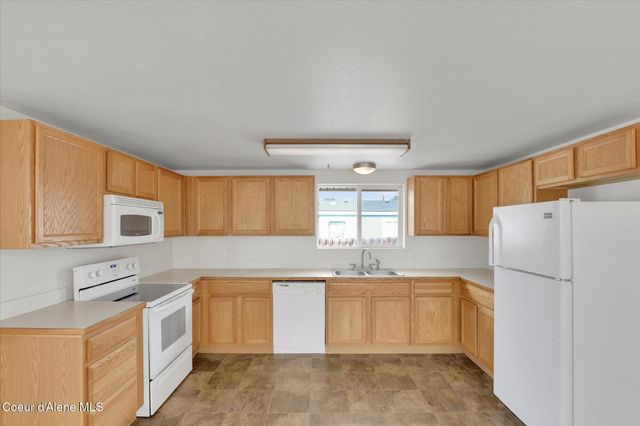 3401 W BOX CANYON DR, Post Falls, ID 83854