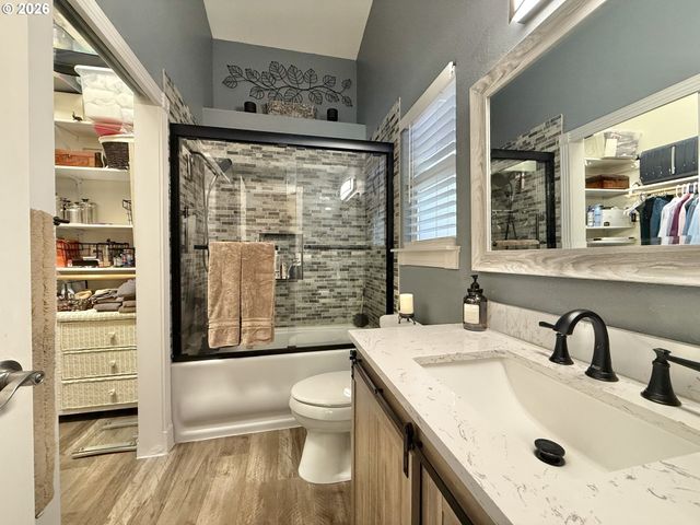 1032 40TH St, Washougal, WA 98671