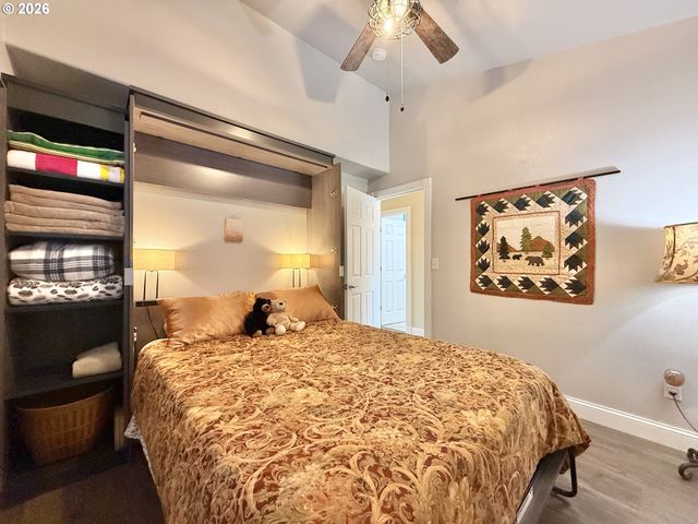 1032 40TH St, Washougal, WA 98671