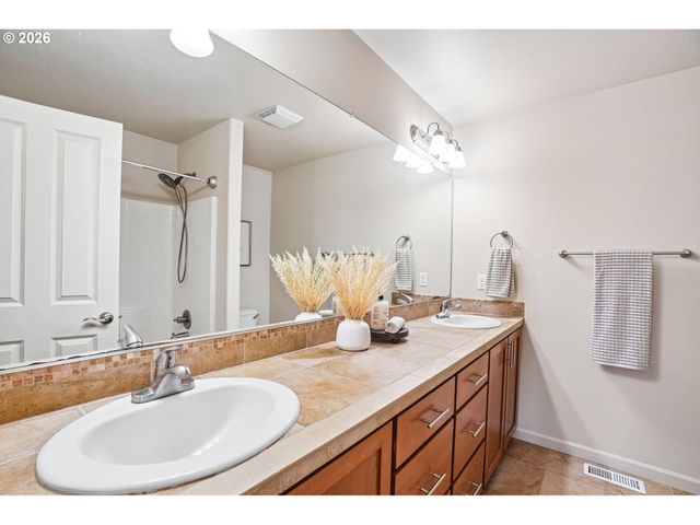10573 Ne SUMMER FALLS St, Hillsboro, OR 97006