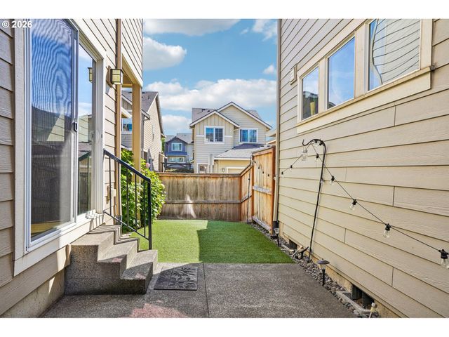 10573 Ne SUMMER FALLS St, Hillsboro, OR 97006