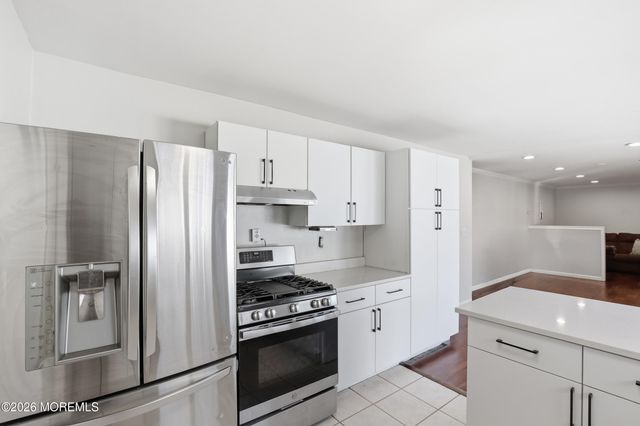 2 Chelsea Road, Jackson, NJ 08527