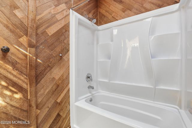 2 Chelsea Road, Jackson, NJ 08527