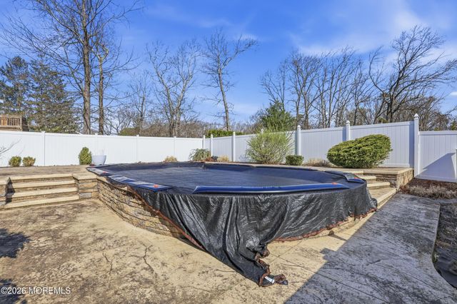 2 Chelsea Road, Jackson, NJ 08527