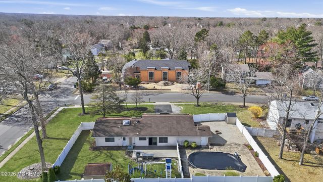 2 Chelsea Road, Jackson, NJ 08527