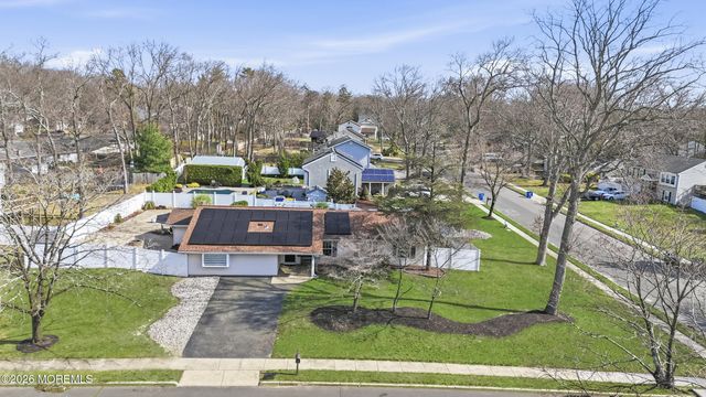 2 Chelsea Road, Jackson, NJ 08527