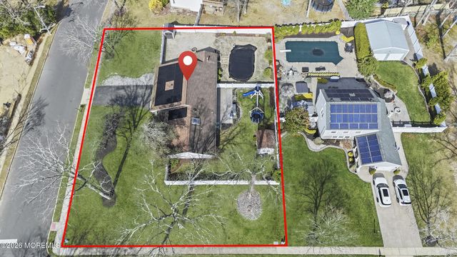 2 Chelsea Road, Jackson, NJ 08527