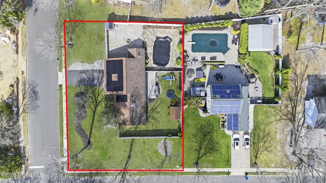 2 Chelsea Road, Jackson, NJ 08527