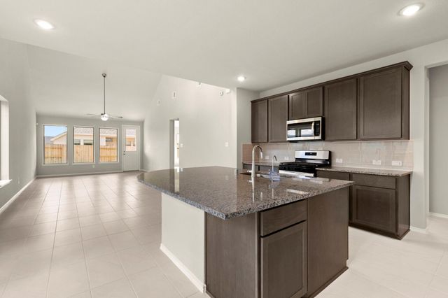 114 Candleligt Ridge Court, Richmond, TX 77406