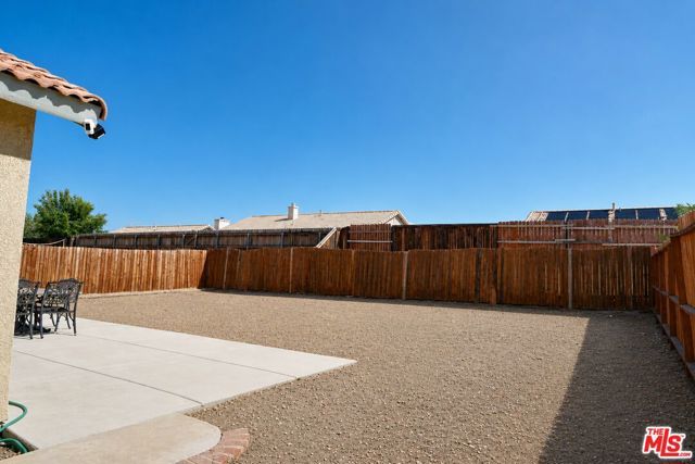 14433 Hillsborough Drive, Victorville, CA 92392