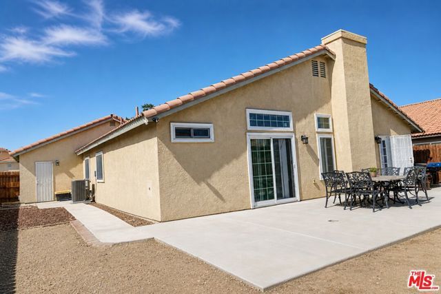 14433 Hillsborough Drive, Victorville, CA 92392