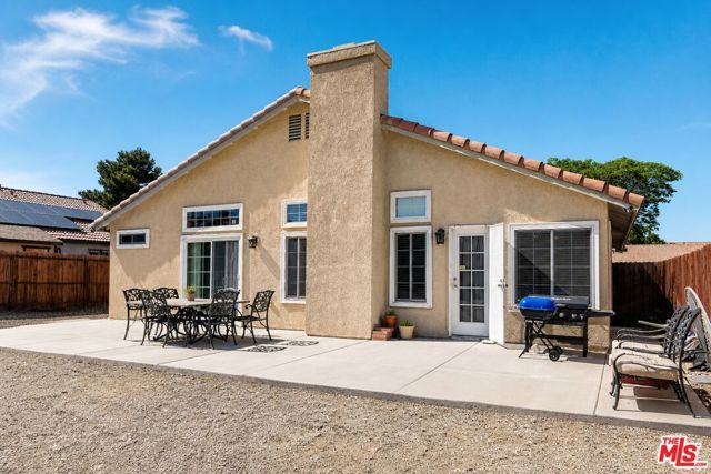14433 Hillsborough Drive, Victorville, CA 92392