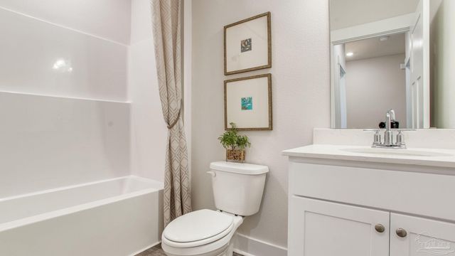 5667 Clarity St, Milton, FL 32570