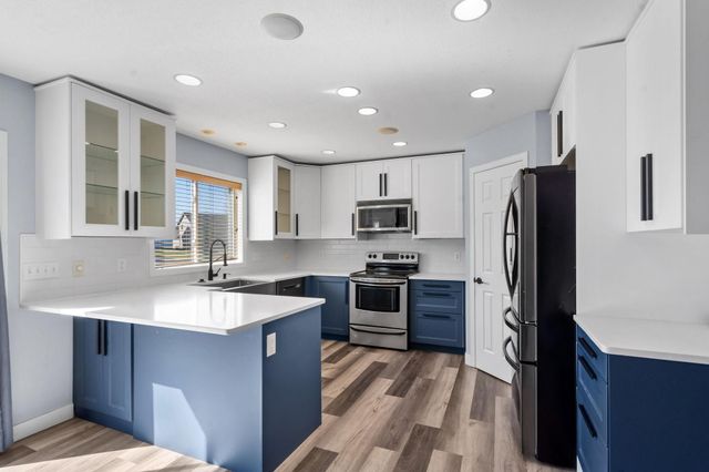 2888 Wyndam Court, Shakopee, MN 55379