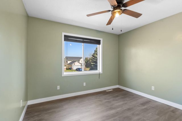 2888 Wyndam Court, Shakopee, MN 55379