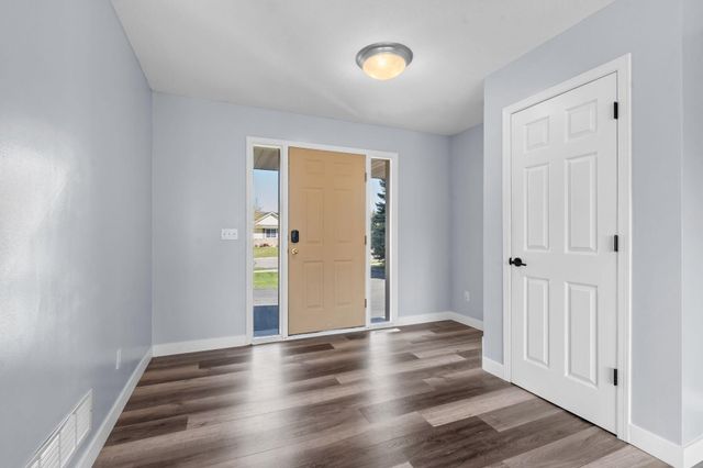 2888 Wyndam Court, Shakopee, MN 55379