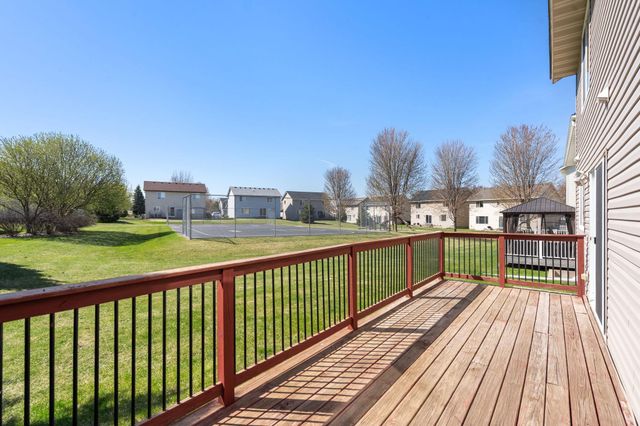 2888 Wyndam Court, Shakopee, MN 55379